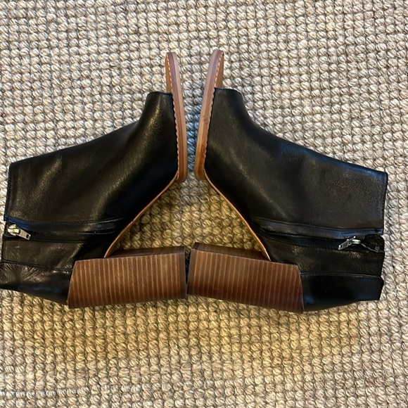 Dolce Vita Gorgeous worn once! Like New! 4” heel inside zipper open toe bootie - Picture 2 of 5